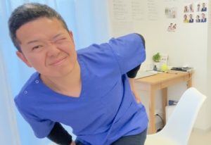 たった5秒で立ち上がりの腰痛を消す方法!! 【横浜市東戸塚の腰痛専門整体院アイン】